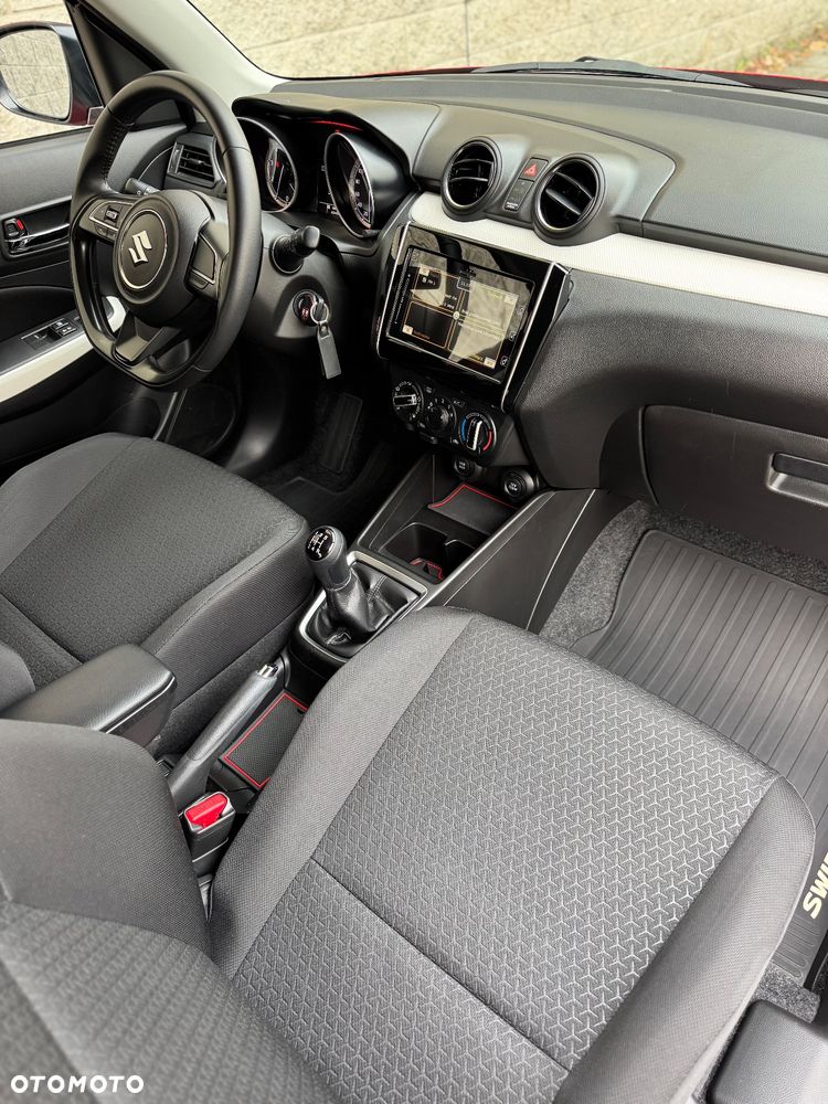 Suzuki Swift 1.2 SHVS Premium Plus - 10