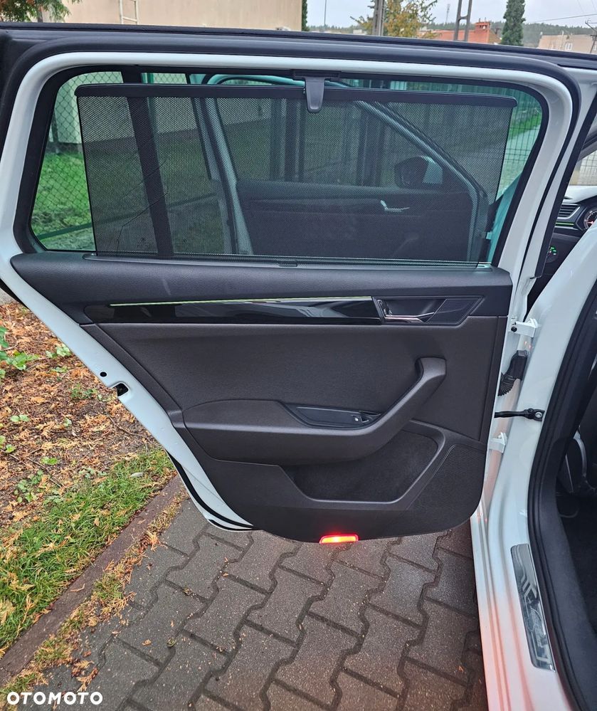 Skoda Superb 2.0 TDI L&K DSG - 30