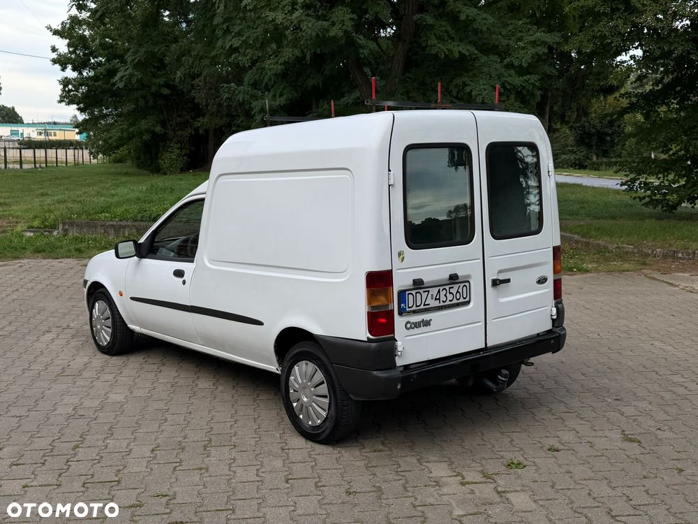 Ford Courier - 3