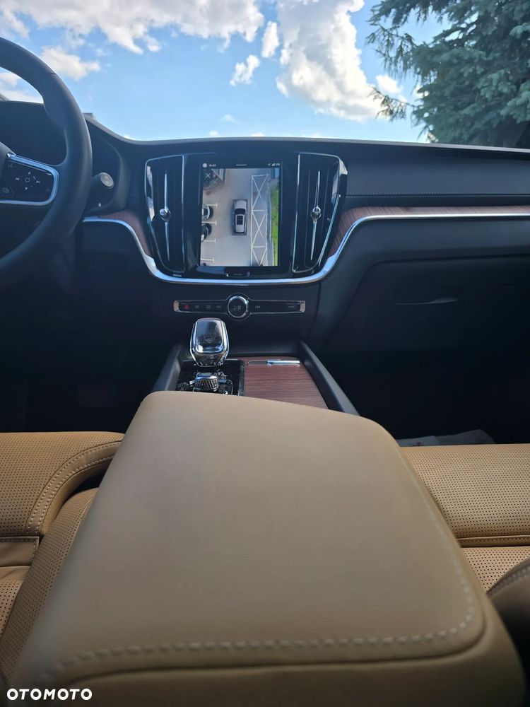 Volvo V60 B4 B DKG Ultra Dark - 18