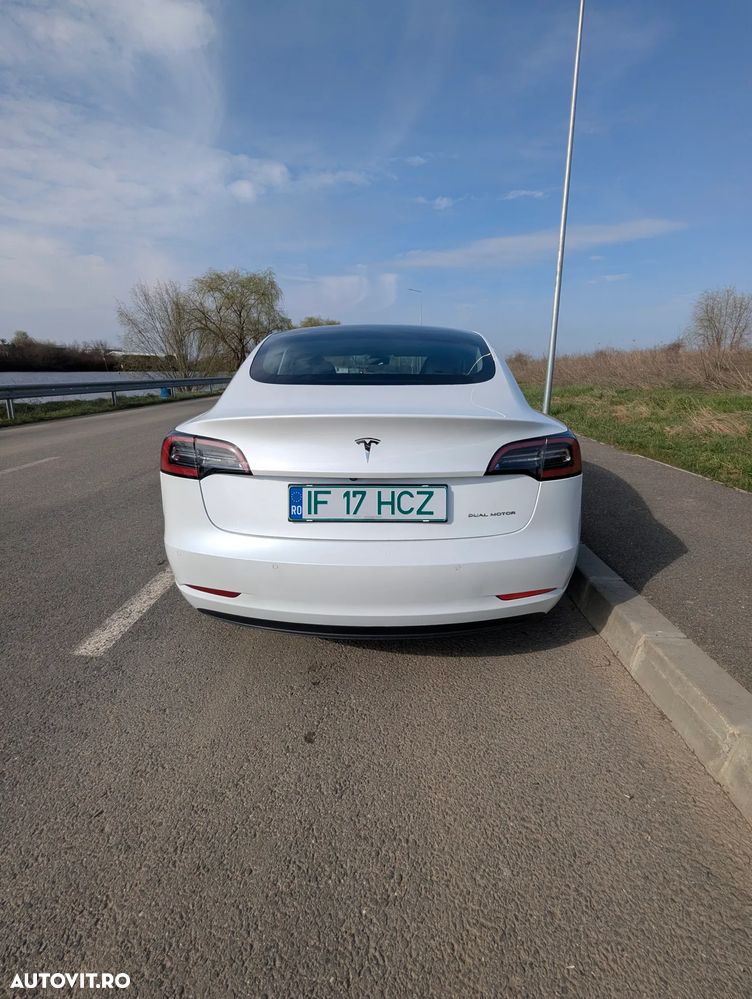Tesla Model 3 - 9