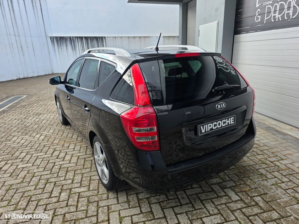 Kia Ceed SW 1.6 CRDi EX ISG - 28