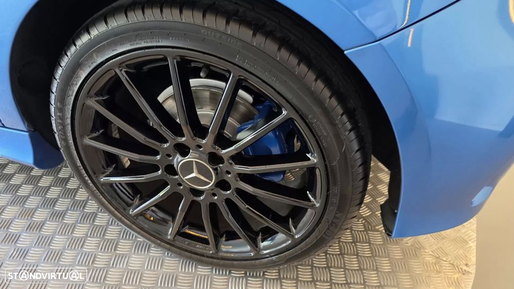 Mercedes-Benz A 180 d AMG Line - 35