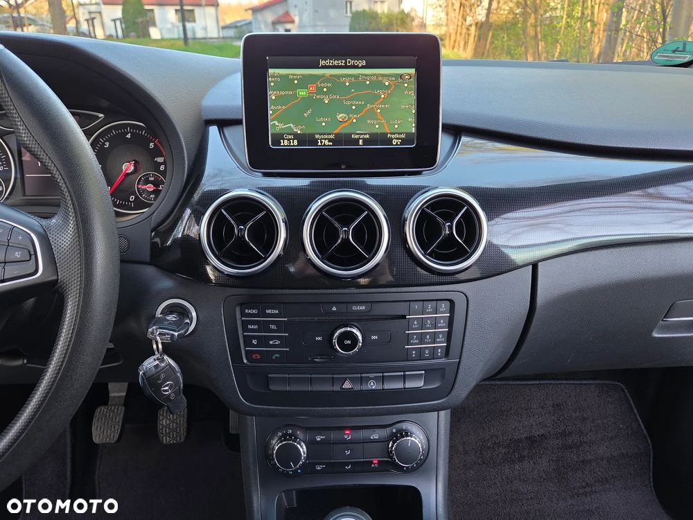 Mercedes-Benz Klasa B 180 d BlueEFFICIENCY Edition - 32