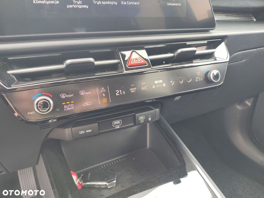 Kia Niro 1.6 GDI Hybrid Business Line - 24