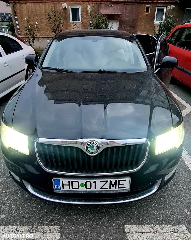 Skoda Superb 2.0 TDI Elegance DSG - 2