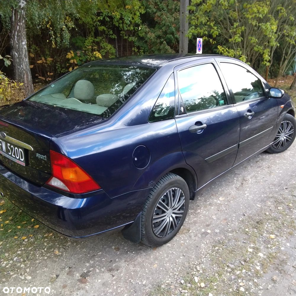 Ford Focus 2.0 Ghia - 3