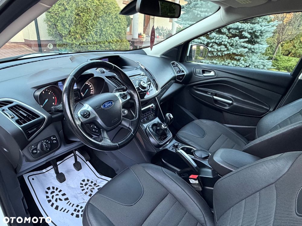 Ford Kuga 2.0 TDCi 2x4 Titanium - 12