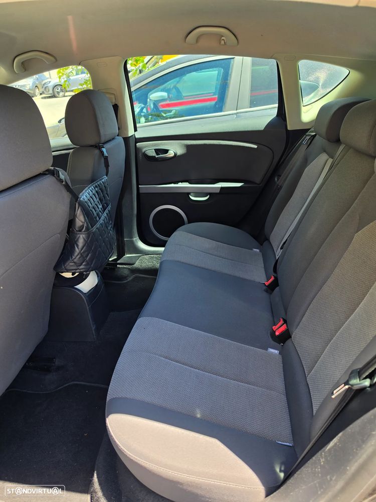 SEAT Leon 1.6 TDI DPF Ecomotive Style - 12