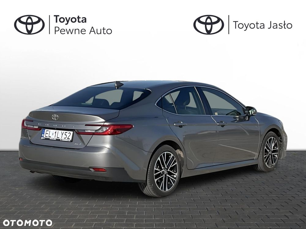 Toyota Camry - 6