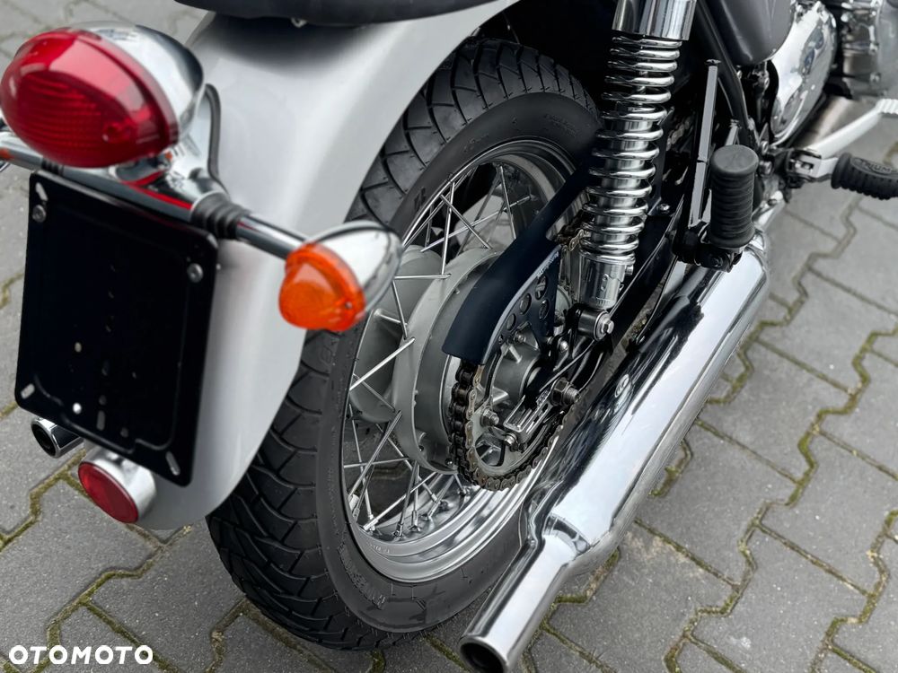 Triumph Bonneville - 30