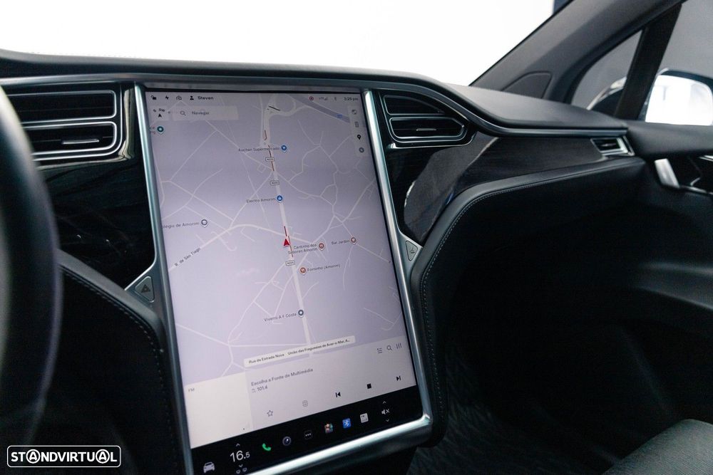 Tesla Model X - 42