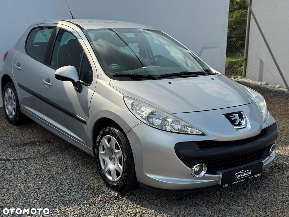 Peugeot 207 - 8