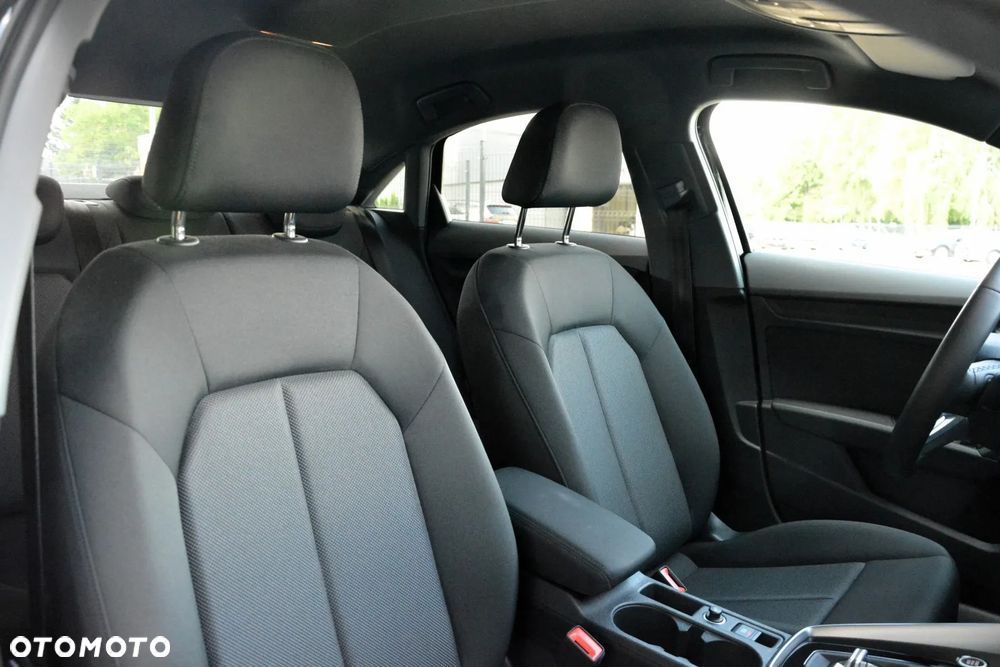 Audi A3 Limousine 30 TFSI mHEV S tronic - 17