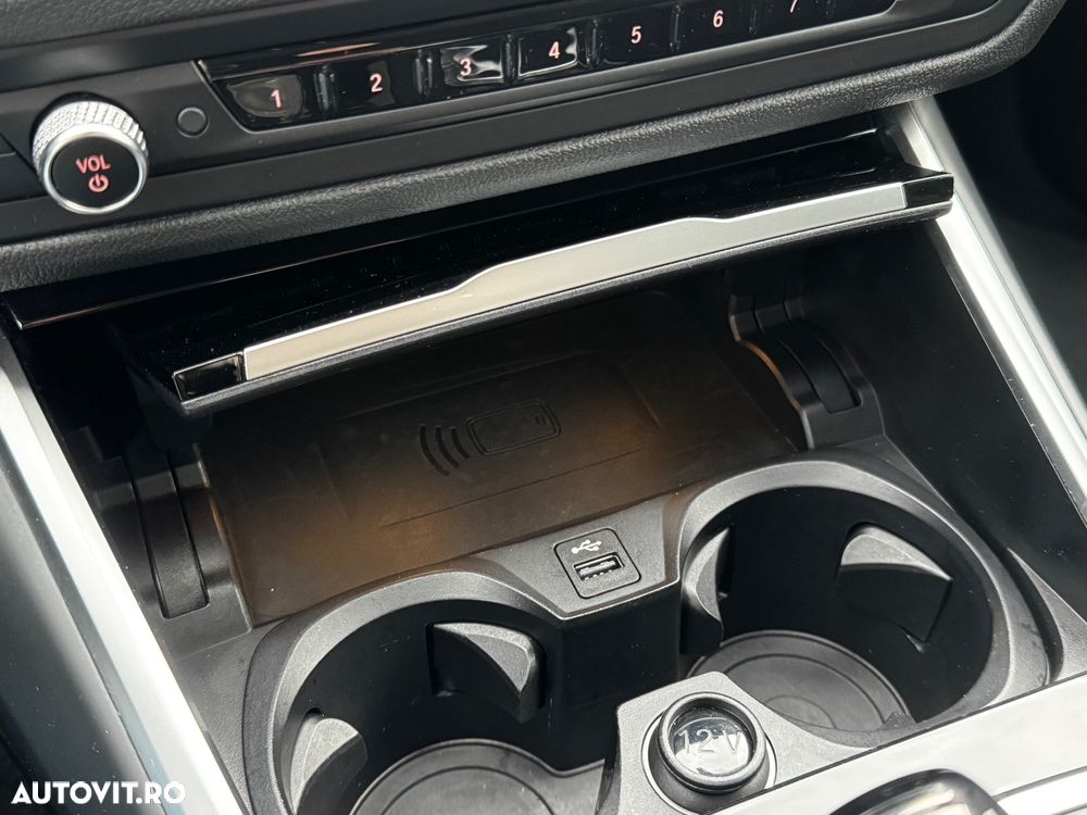 BMW Seria 3 330e Aut. Luxury Line - 40