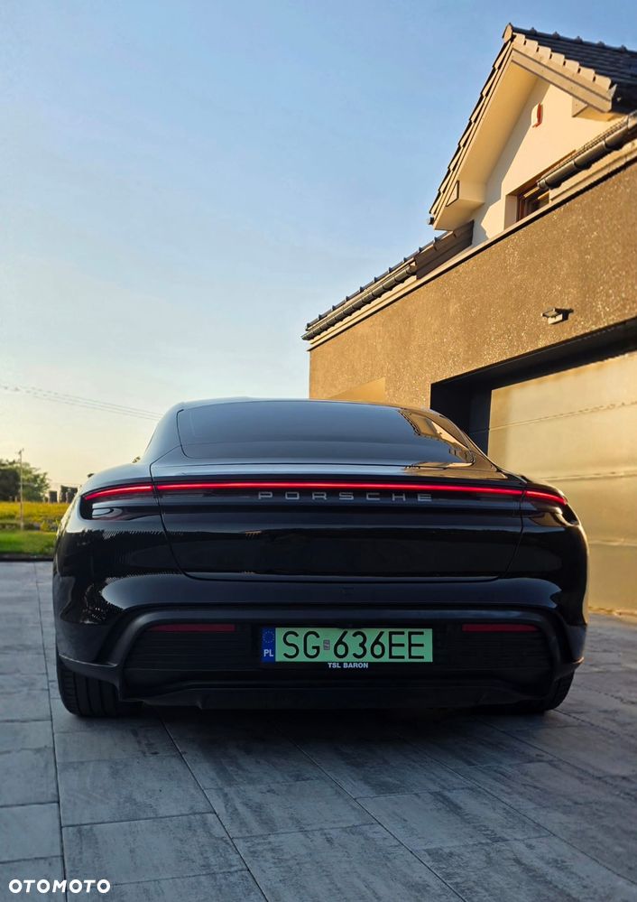 Porsche Taycan - 26