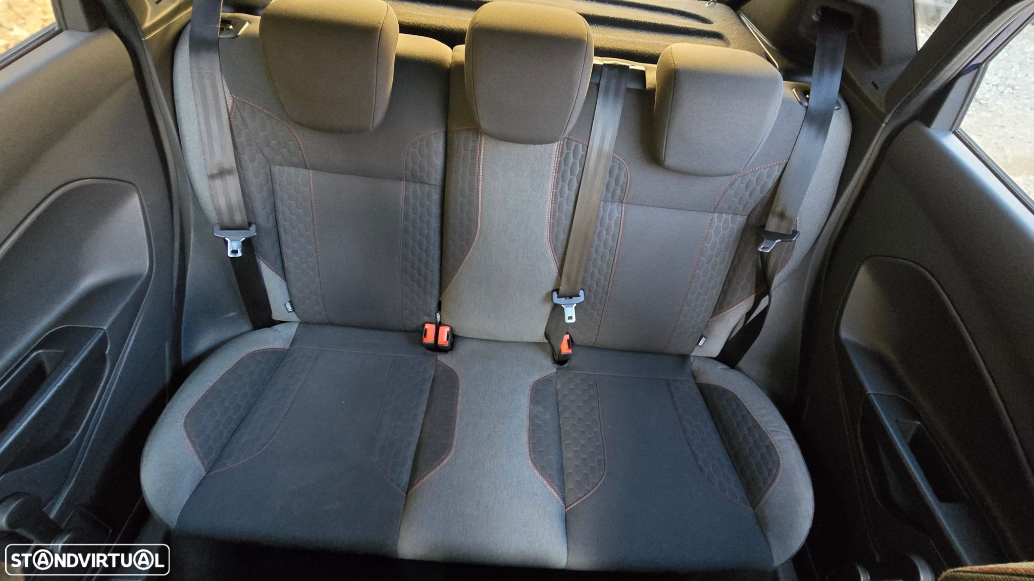 Ford Fiesta 1.0 T EcoBoost STLine - 37