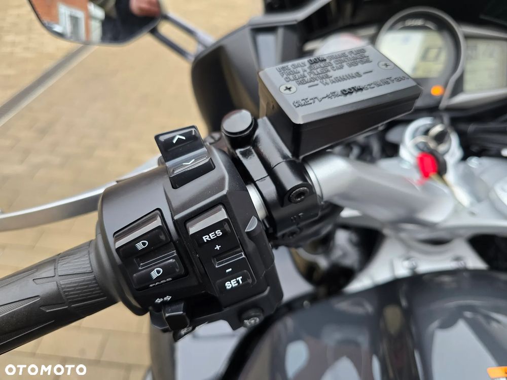 Yamaha FJR - 16