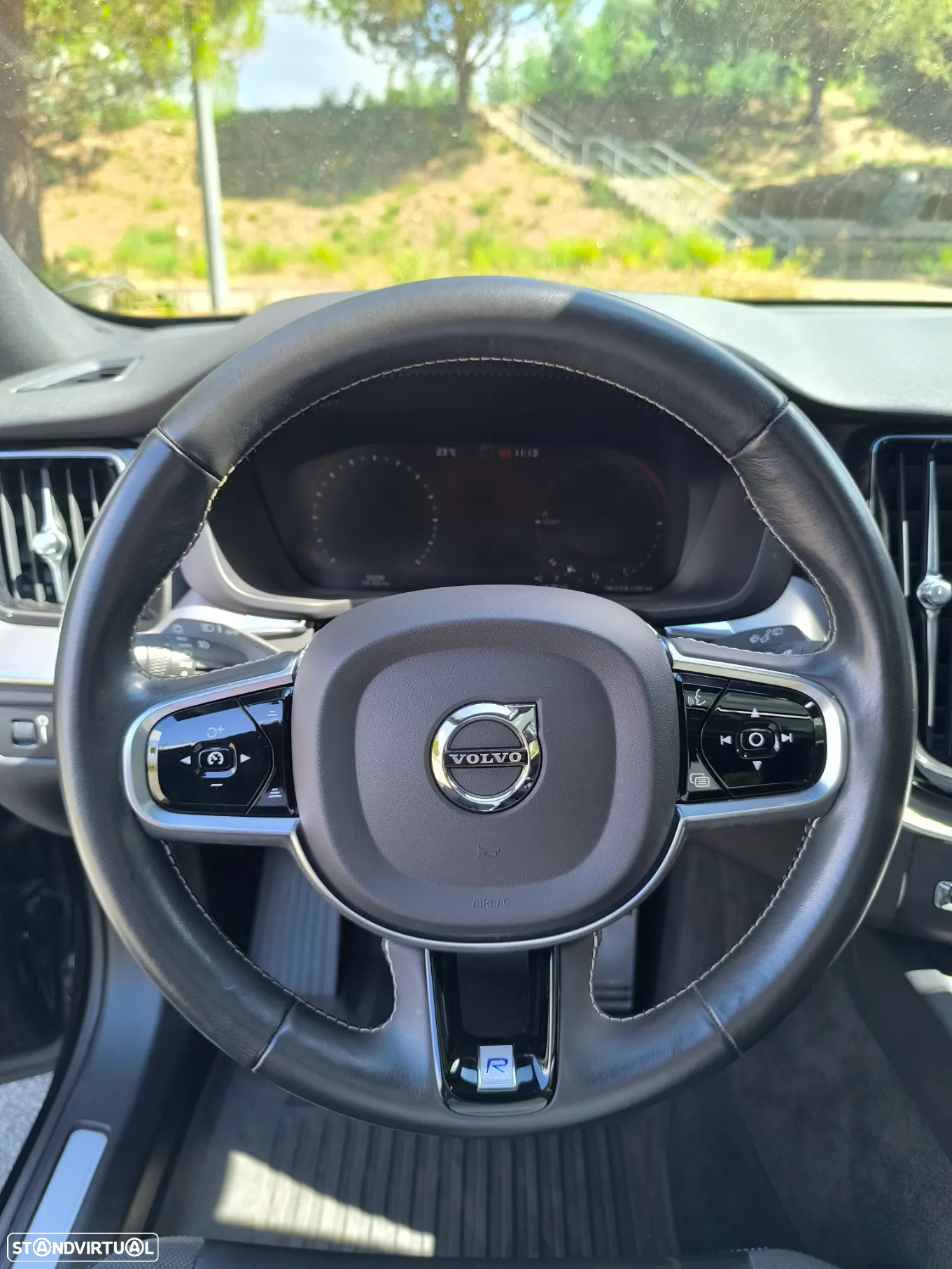 Volvo XC 60 2.0 T8 PHEV R-Design Expression AWD - 19