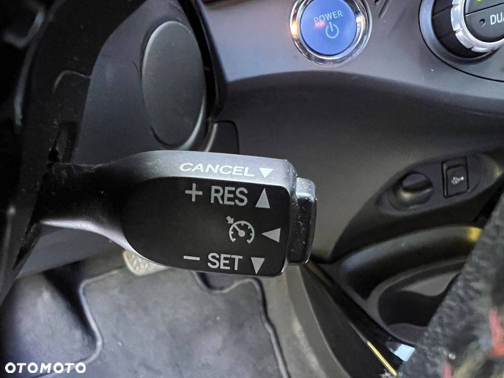 Toyota Yaris Hybrid 100 Selection - 18
