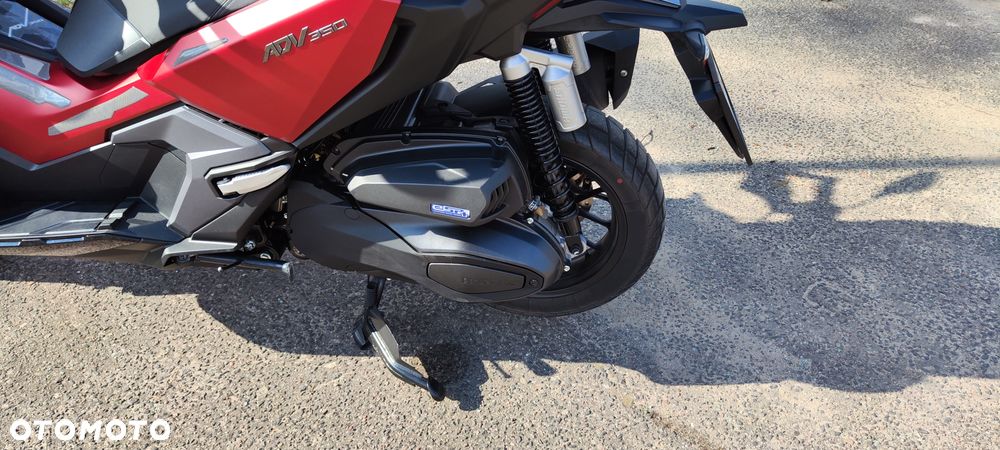 Honda ADV350 - 8