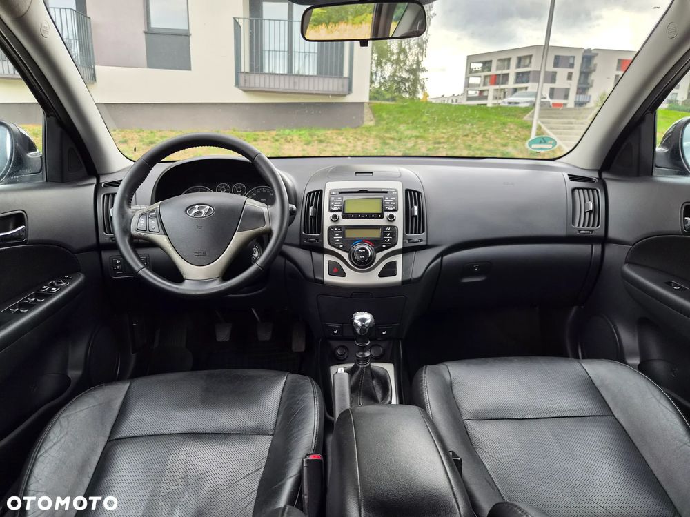 Hyundai i30 2.0 Premium - 32