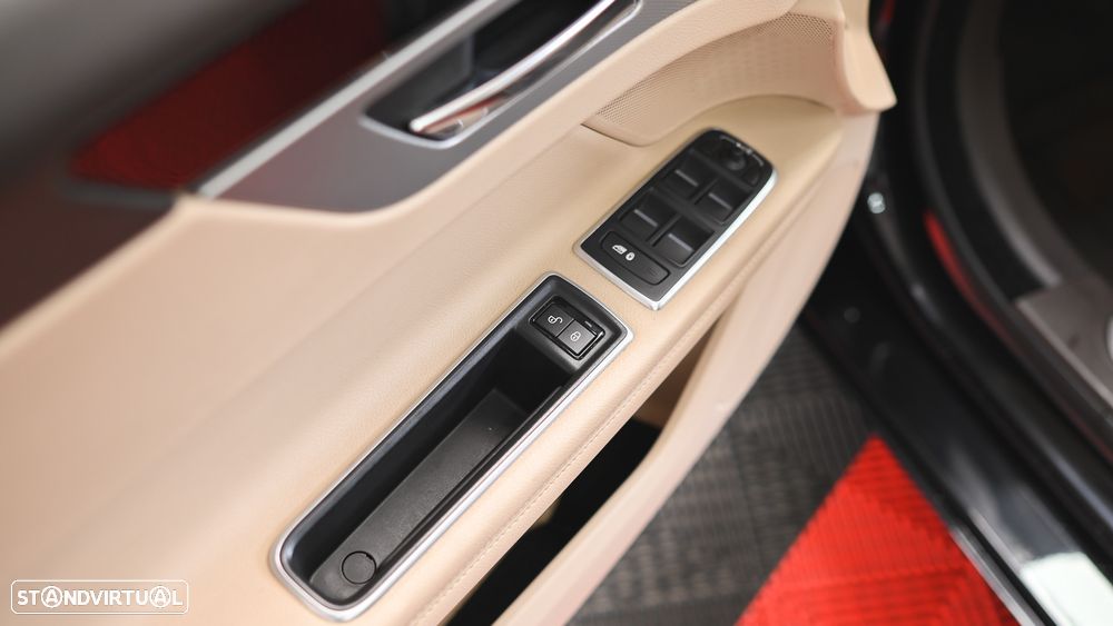 Jaguar XF Sportbrake 2.0 D Portfolio AWD Aut. - 32