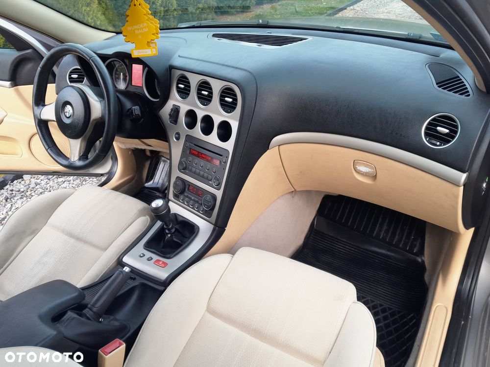 Alfa Romeo 159 1.9JTDM Distinctive - 11