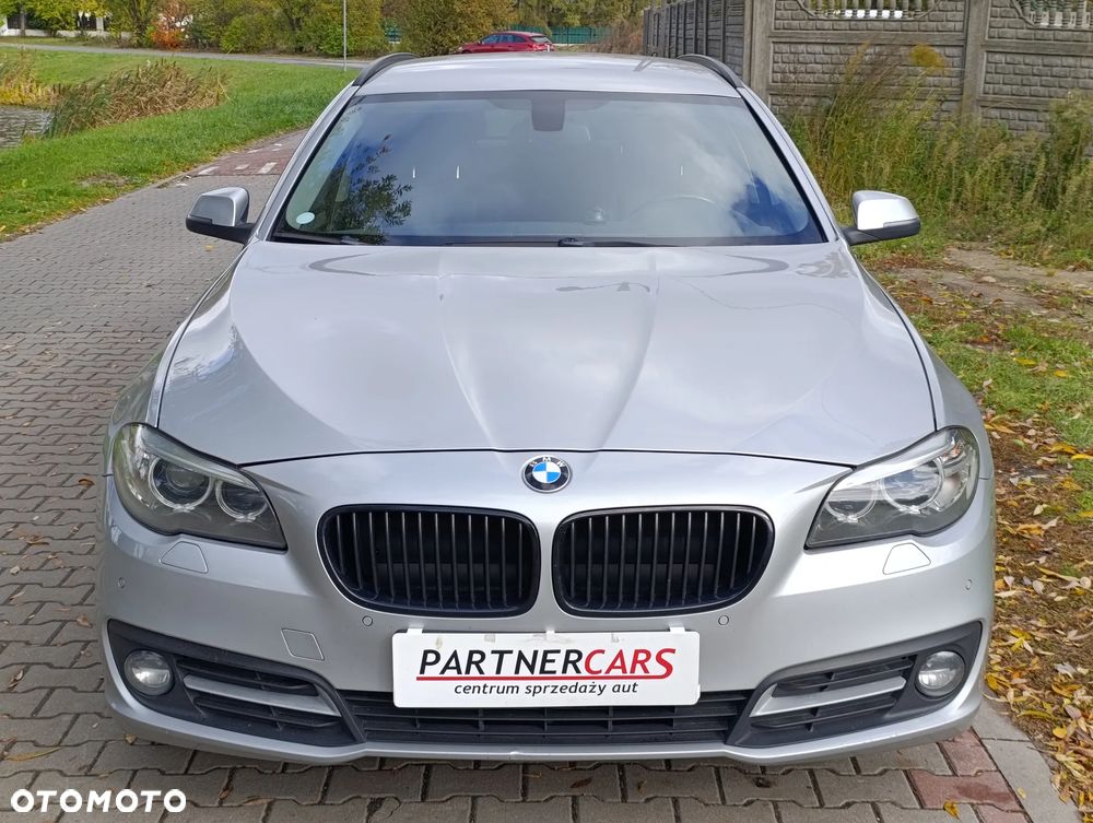 BMW Seria 5 520d xDrive Touring - 3