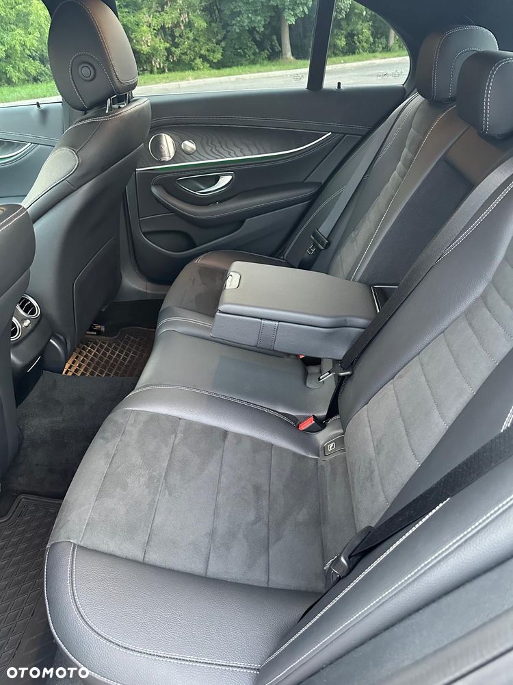 Mercedes-Benz Klasa E 220 d 4-Matic AMG/Avantgarde - 12