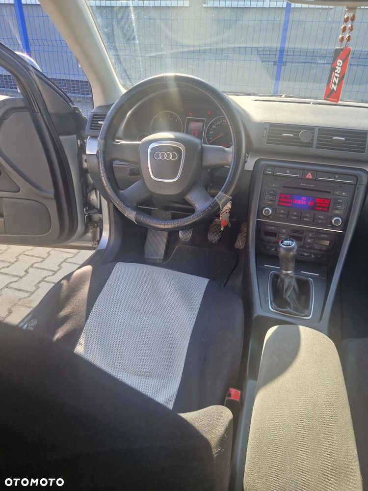 Audi A4 Avant 2.0 TDI - 16