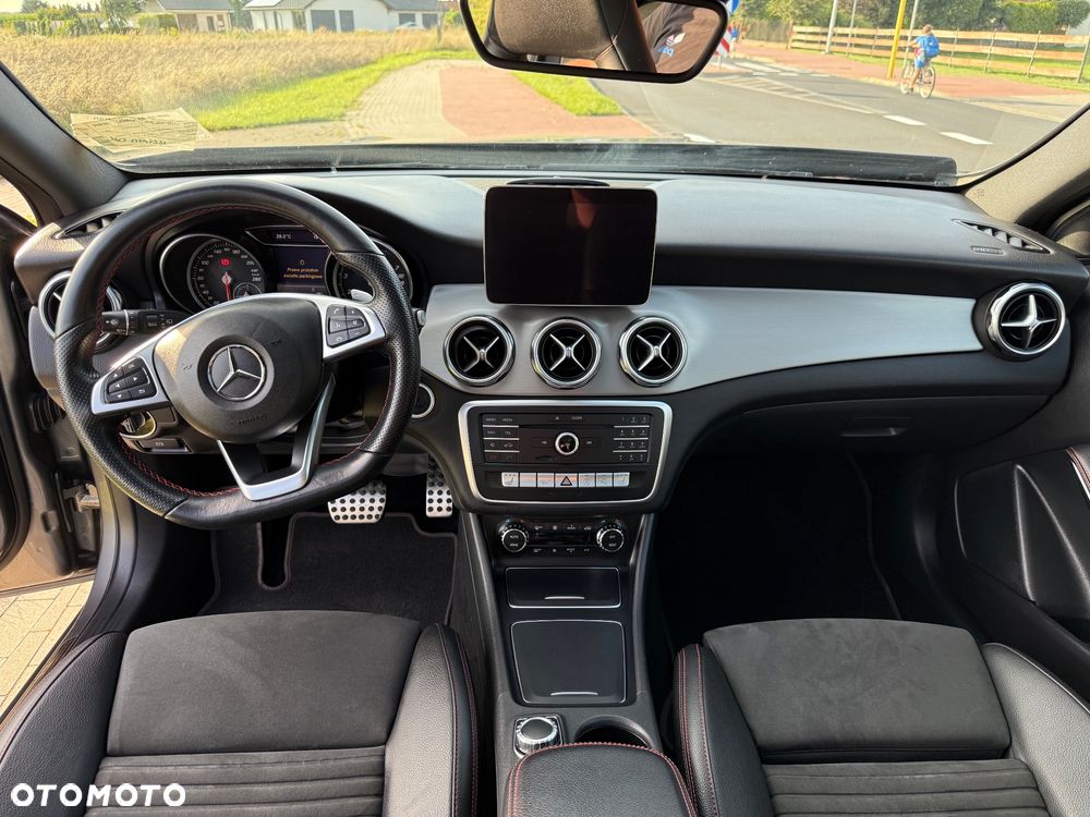 Mercedes-Benz GLA 200 7G-DCT AMG Line - 27