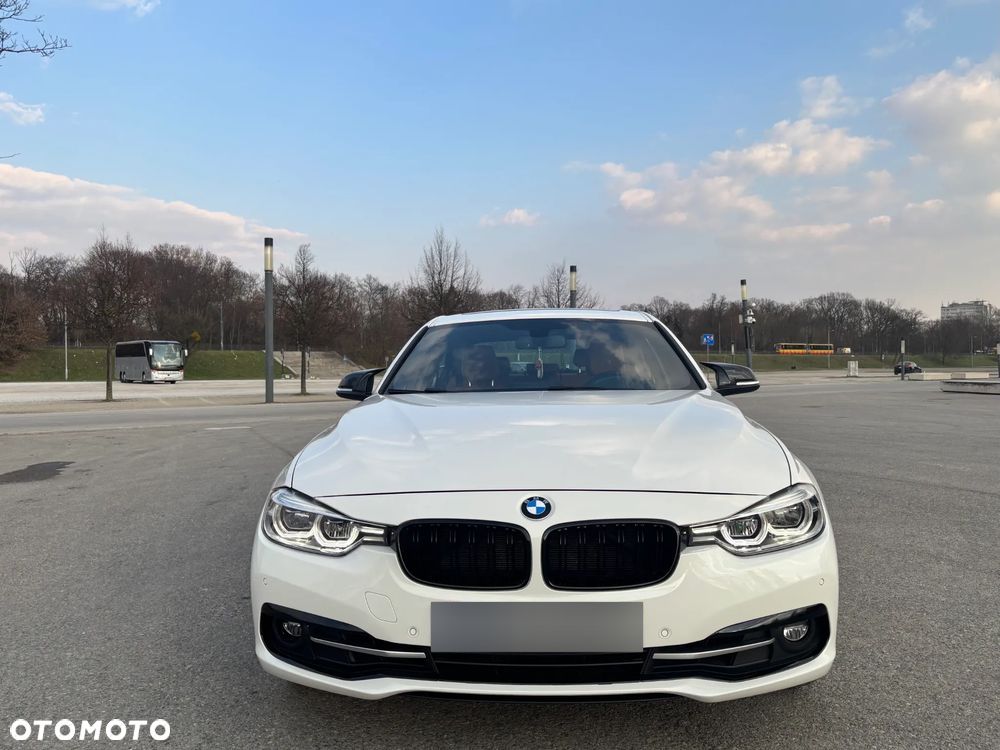 BMW Seria 3 330i Luxury Line sport - 2