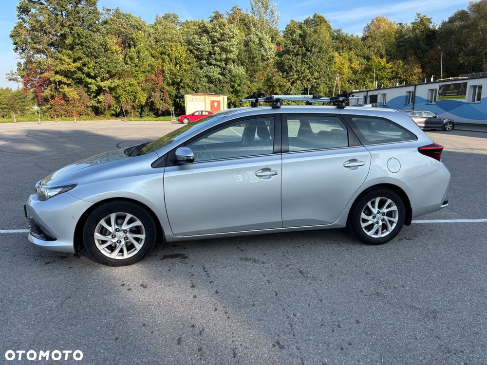 Toyota Auris - 2
