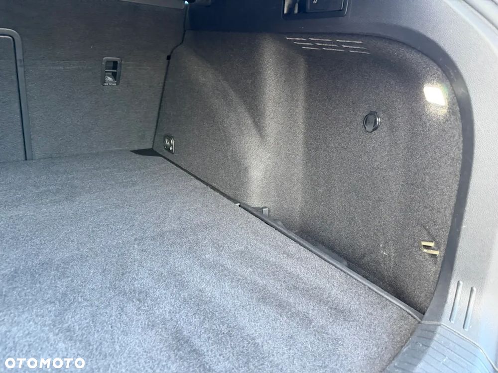 Volkswagen Golf - 29