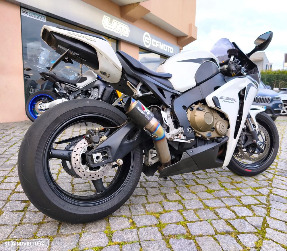Honda CBR 1000RR FIREBLADE - 3