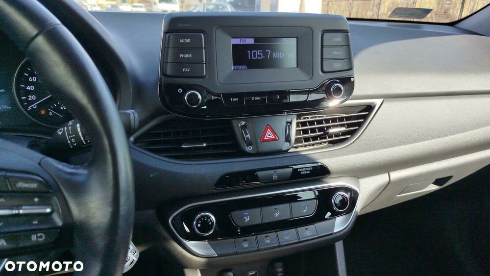 Hyundai i30 1.5 DPI Modern - 12