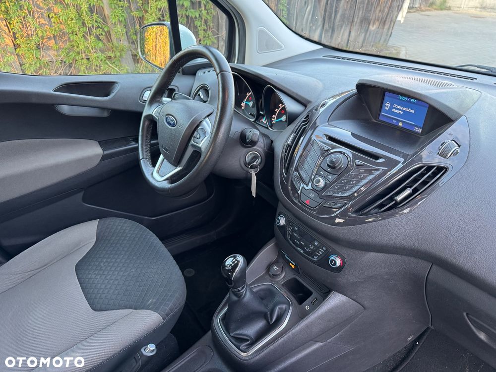 Ford Tourneo Courier 1.0 EcoBoost S&S Titanium - 13