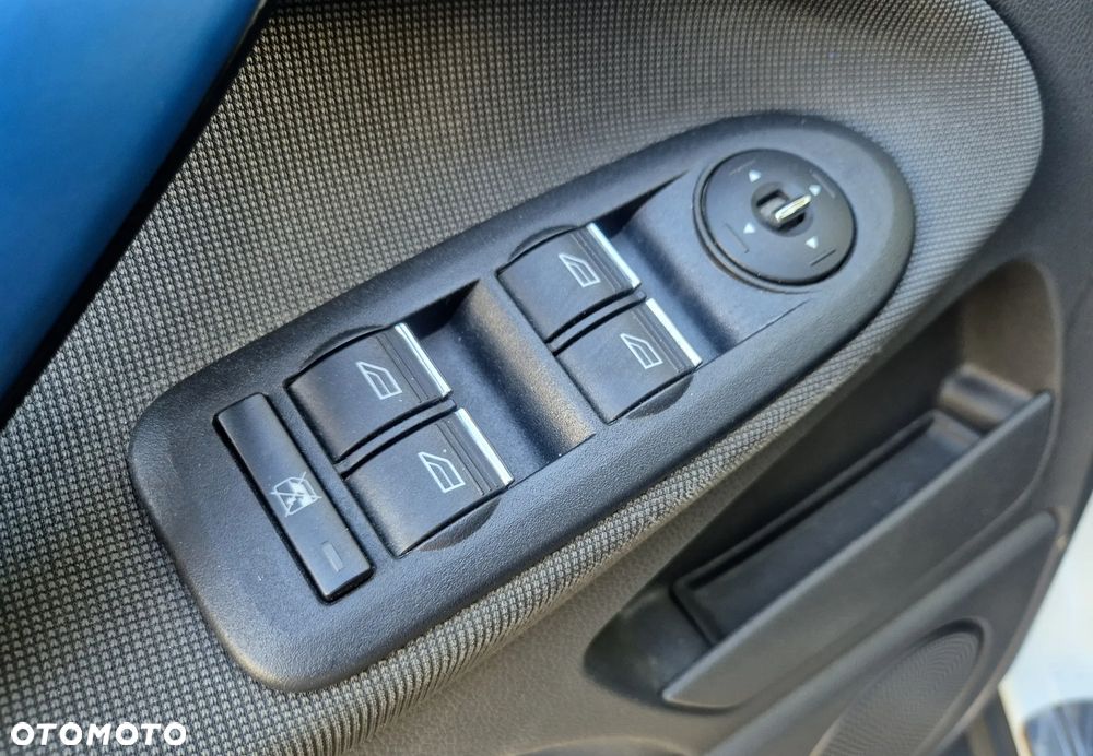 Ford Kuga 2.0 TDCi 2x4 Titanium - 21