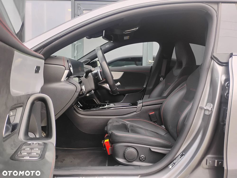 Mercedes-Benz CLA 200 AMG Line 7G-DCT - 9
