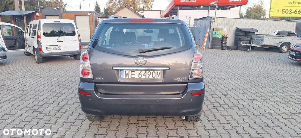 Toyota Corolla Verso - 6