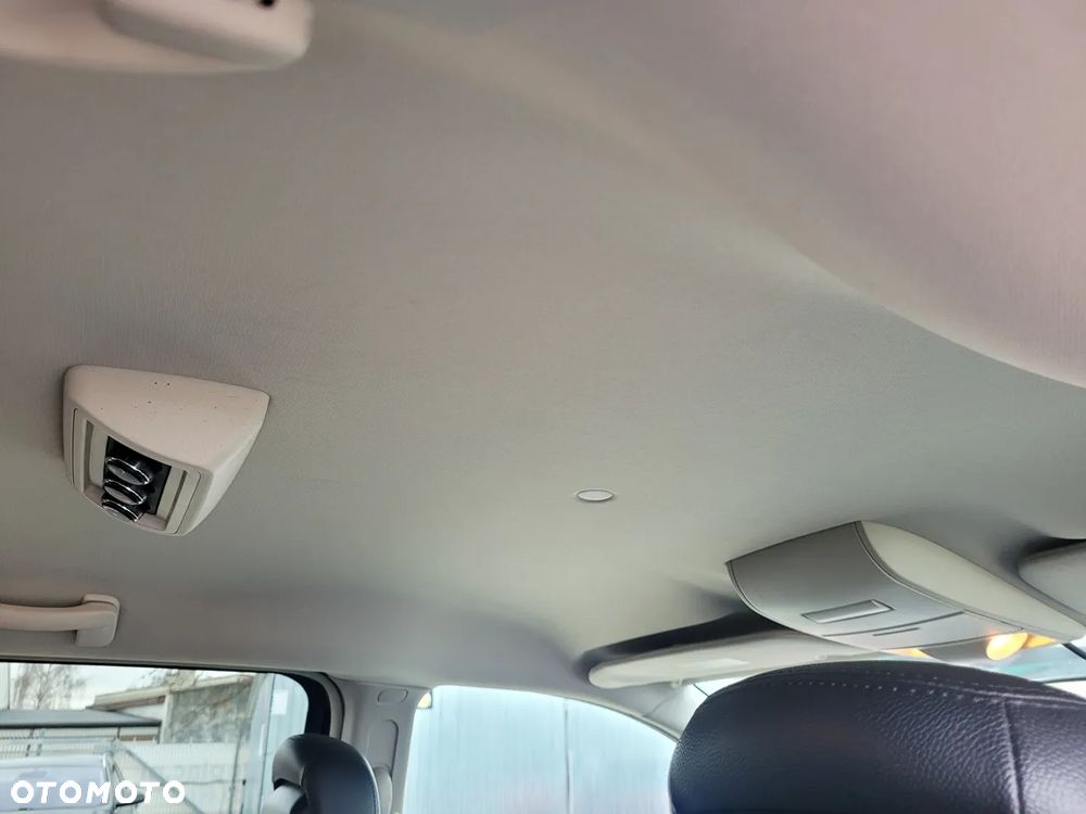 Lancia Voyager 2.8 CRD16v Gold - 31