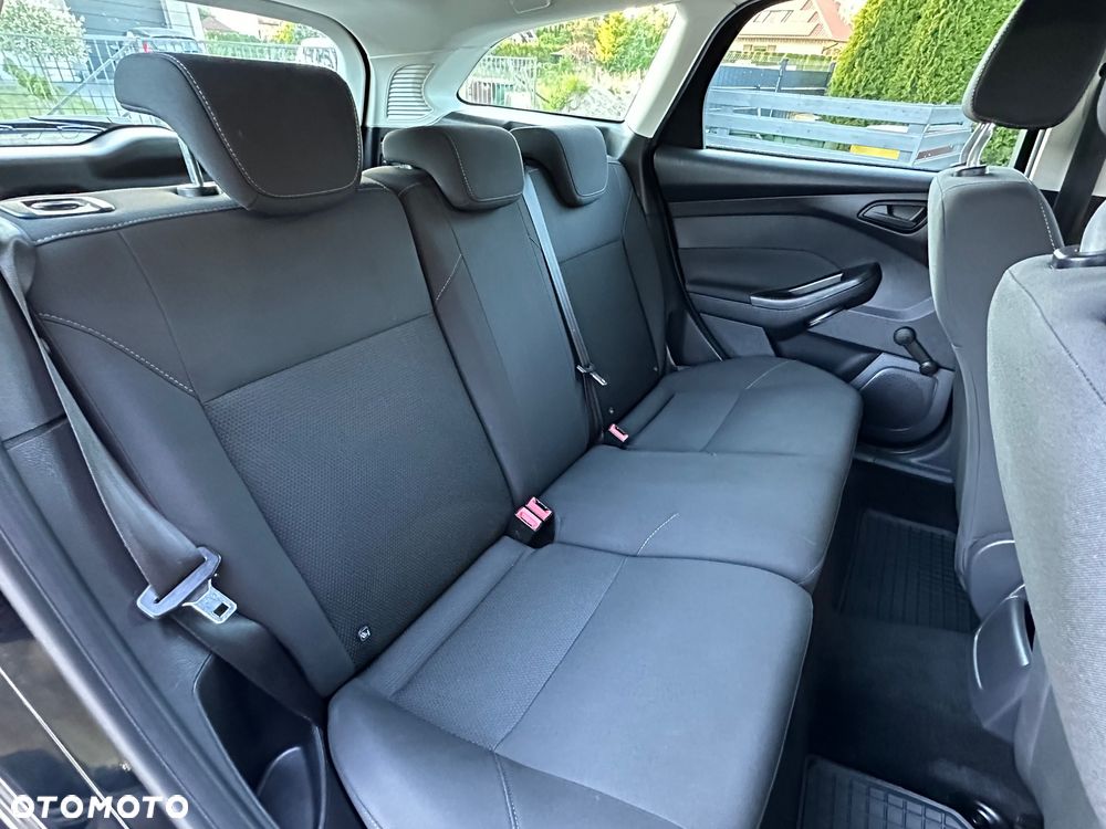 Ford Focus - 36