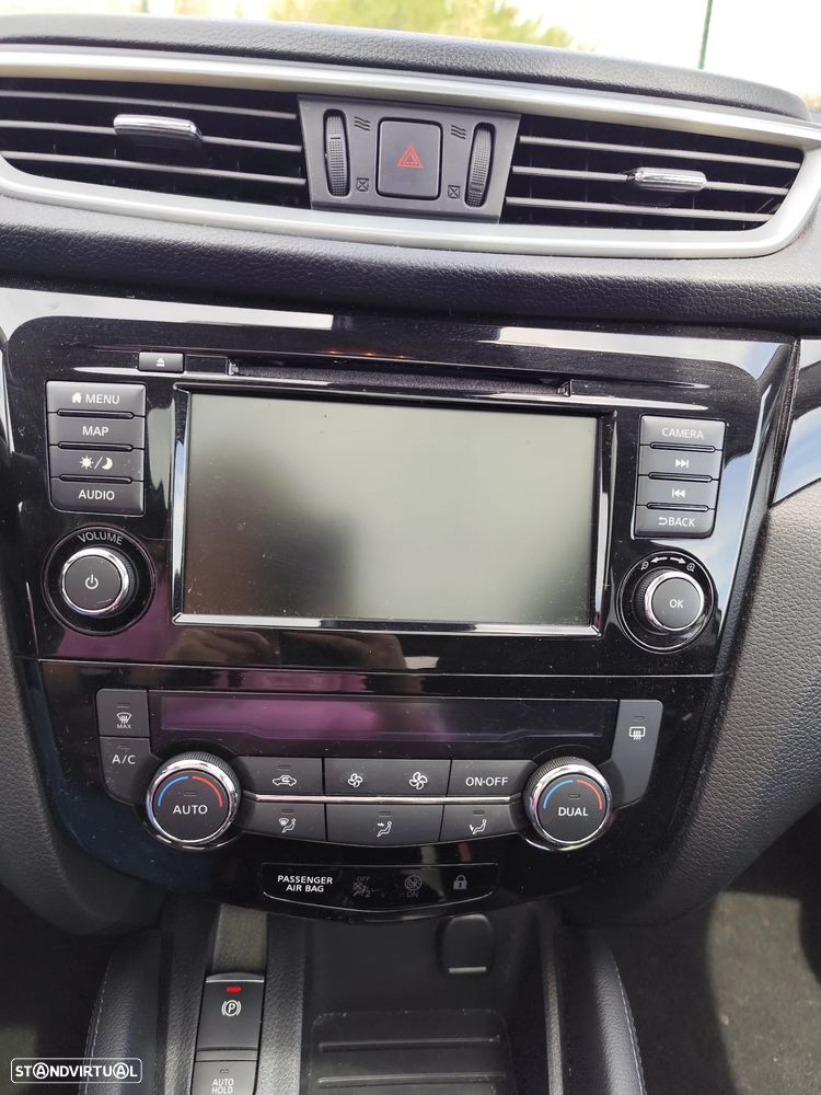 Nissan Qashqai 1.3 DIG-T N-Connecta - 17