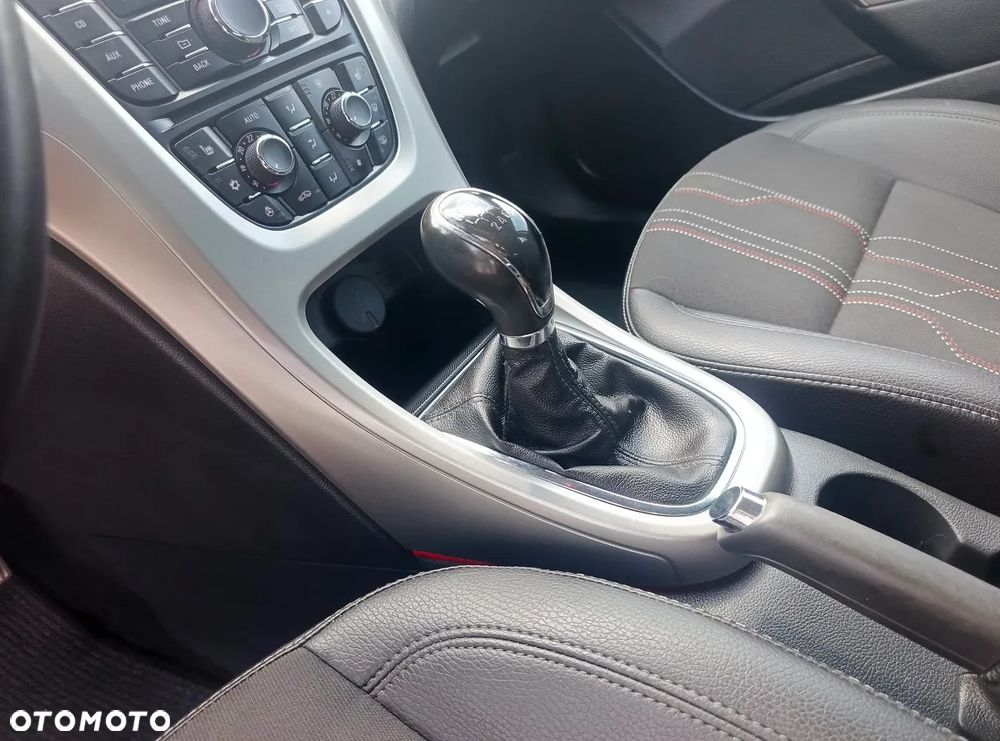 Opel Astra 1.4 Turbo 150 Jahre - 21