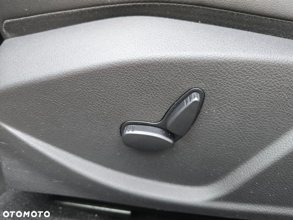 Ford Focus 1.0 EcoBoost Titanium - 25