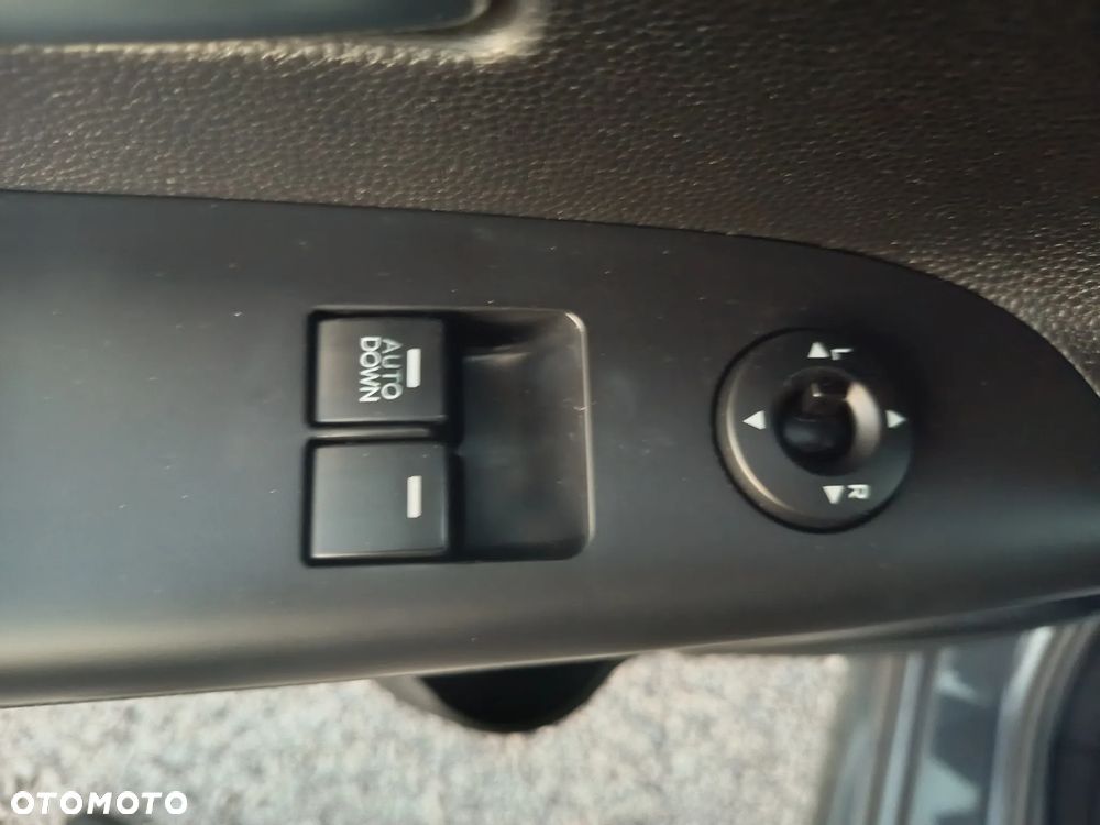 Kia Venga 1.4 CVVT Dream Team Edition - 26
