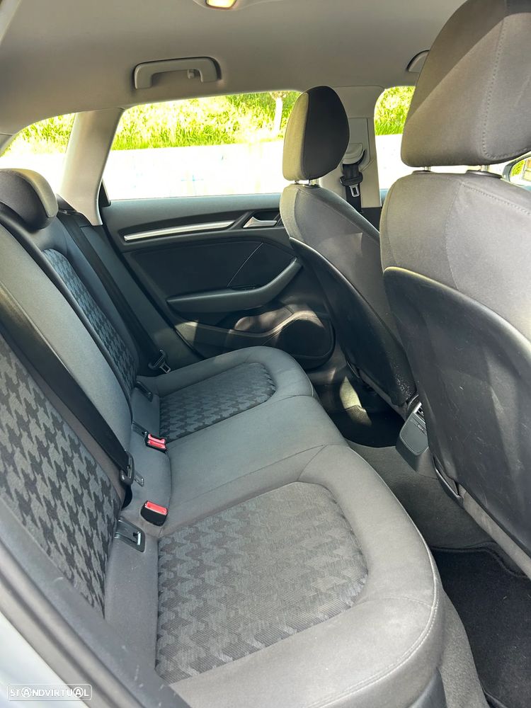 Audi A3 Sportback 1.6 TDI Attraction - 17