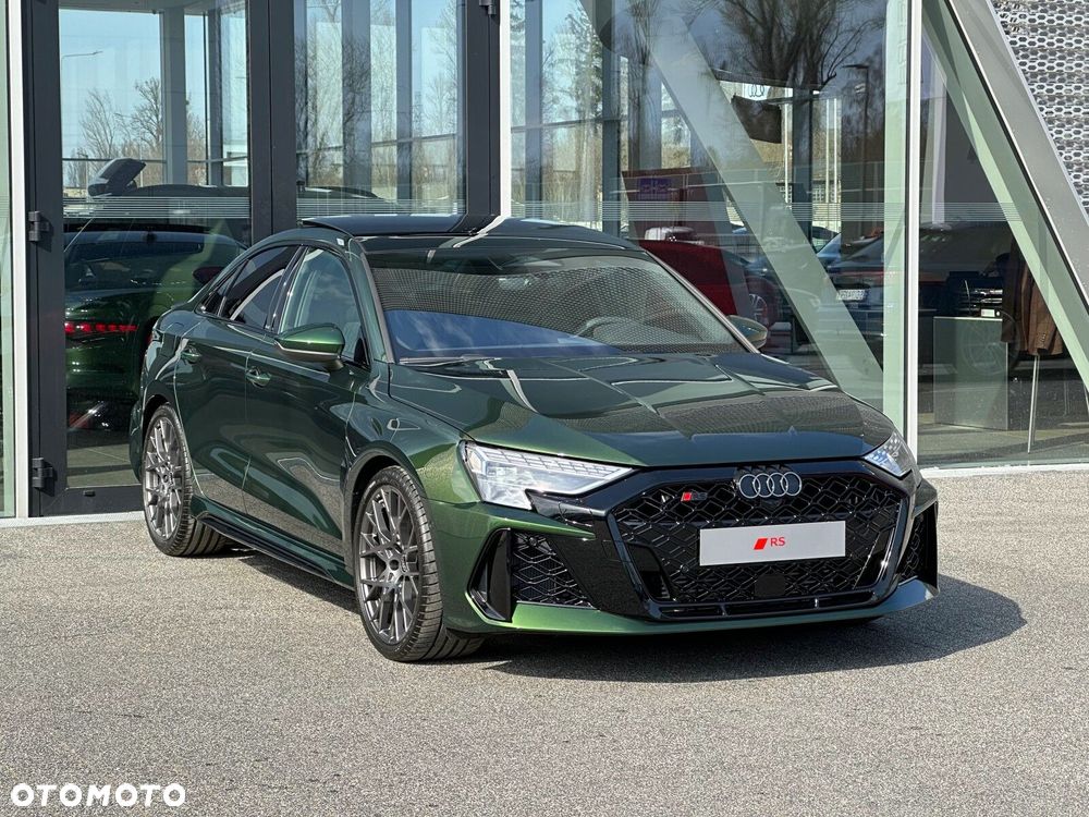 Audi RS3 Limousine - 3