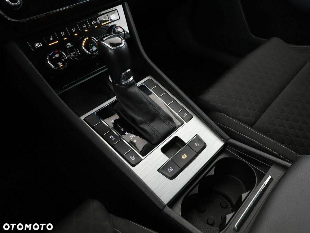 Skoda Superb 2.0 TDI DSG Ambition - 31